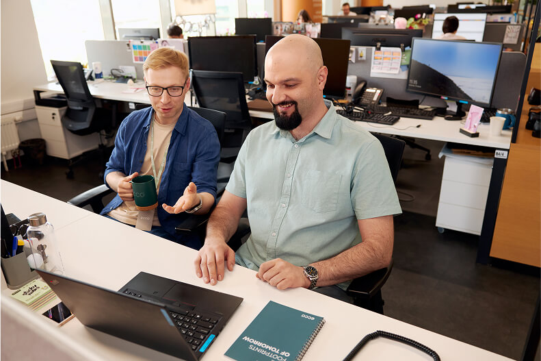 Фотография работников офиса ECCO